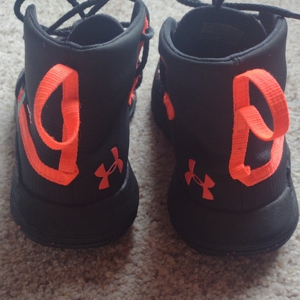 Under Armour Black and Orange Sneakers - Picture 6 of 7